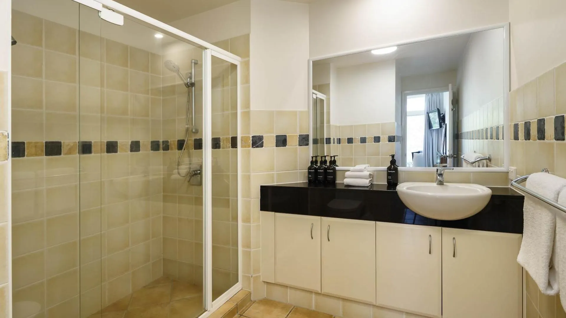 Golf Getaway Close To The Beach In Twin Waters